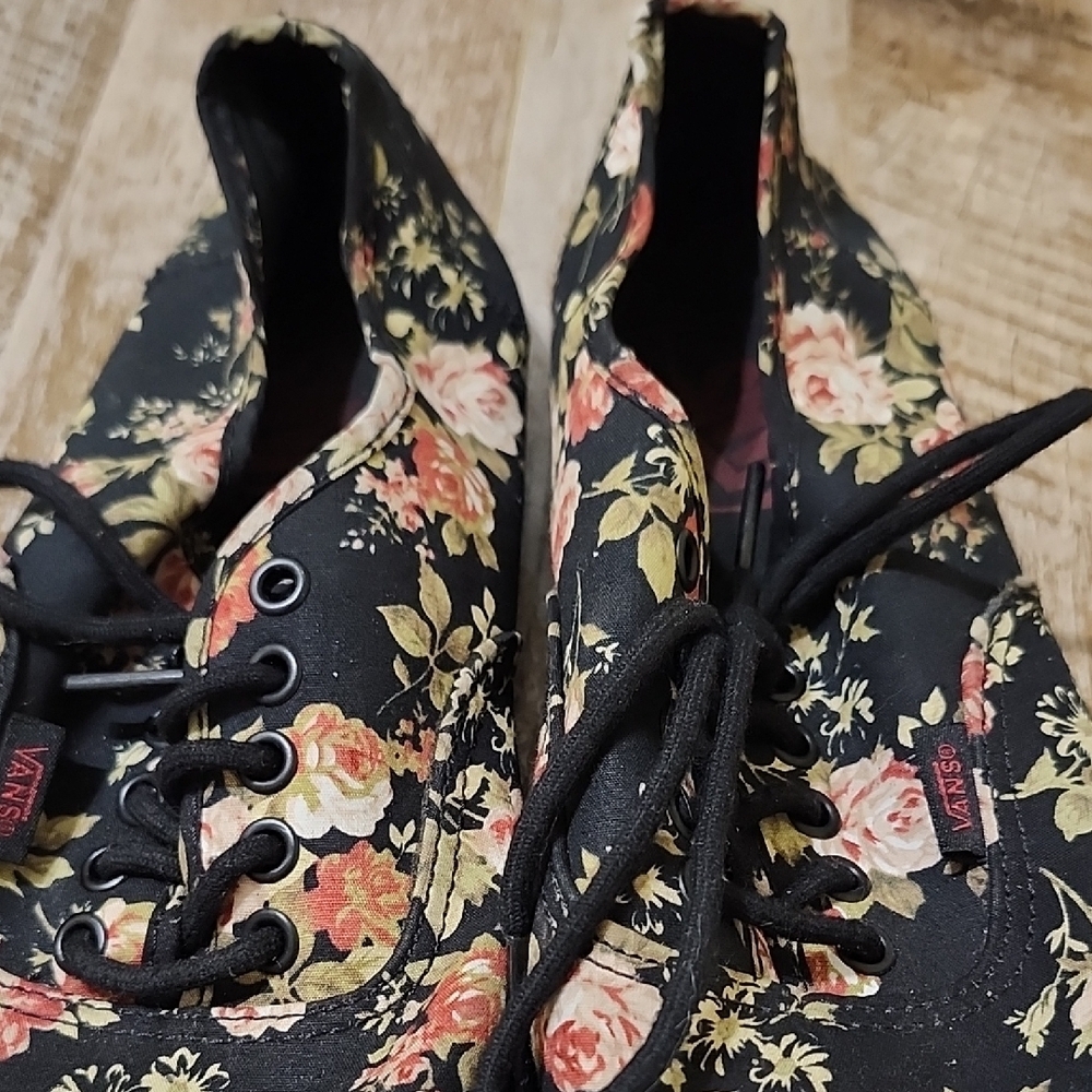 Vans Black and Pink Flats with Floral Pattern - Picture 6 of 9